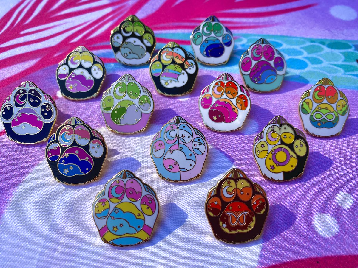 necromeowncer's tweet photo. 🌈🌸✨PRIDE PAW RAFFLE🌈✨🌸
TWO winners will be receiving 1 enamel pin + 1 embroidered patch! 

RULES:
- Like + RT this post! 🌈
- Follow me!
- One entry per person only

The winners will be announced June 18th 💖✨🌈 Good luck! https://t.co/yDw3CetChS