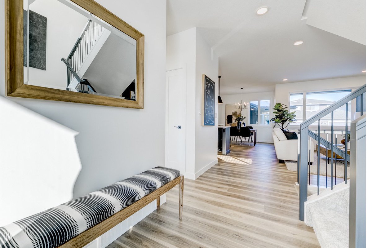 The Lucca 🍃 is one of our 3 Quick Possession Rear Laned Models in Keswick On The River, a Quiet Southside Community near the North Saskatchewan River and Windermere Golf Course!