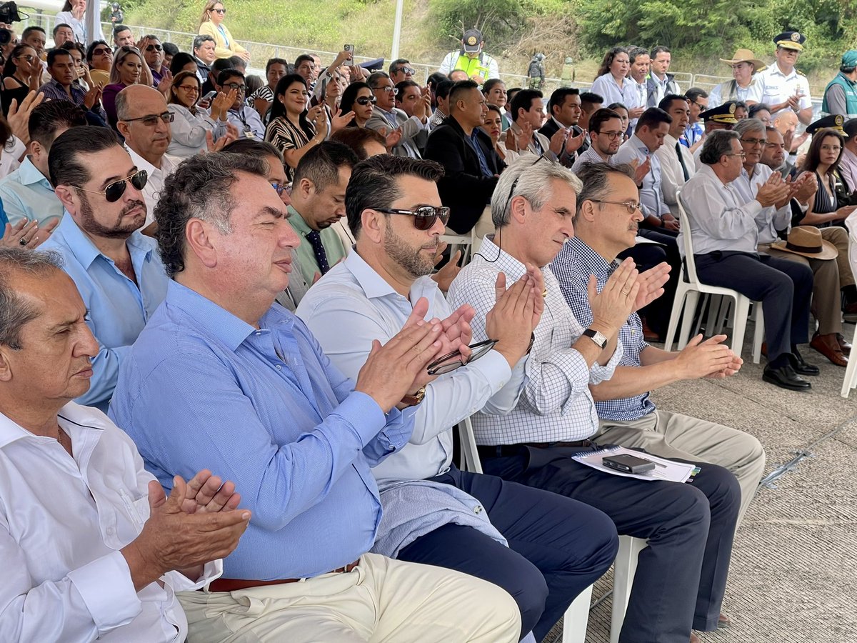 El presidente <a href="/LassoGuillermo/">Guillermo Lasso</a> 
enfatiza en los proyectos del #PlanBinacional como ejemplo de buenas relaciones con #Perú.
Ademas, recalca que este año se cumplen 25 años de la firma de paz entre los dos países. 🇪🇨🇵🇪

 #EcuadorPerúCEBAF