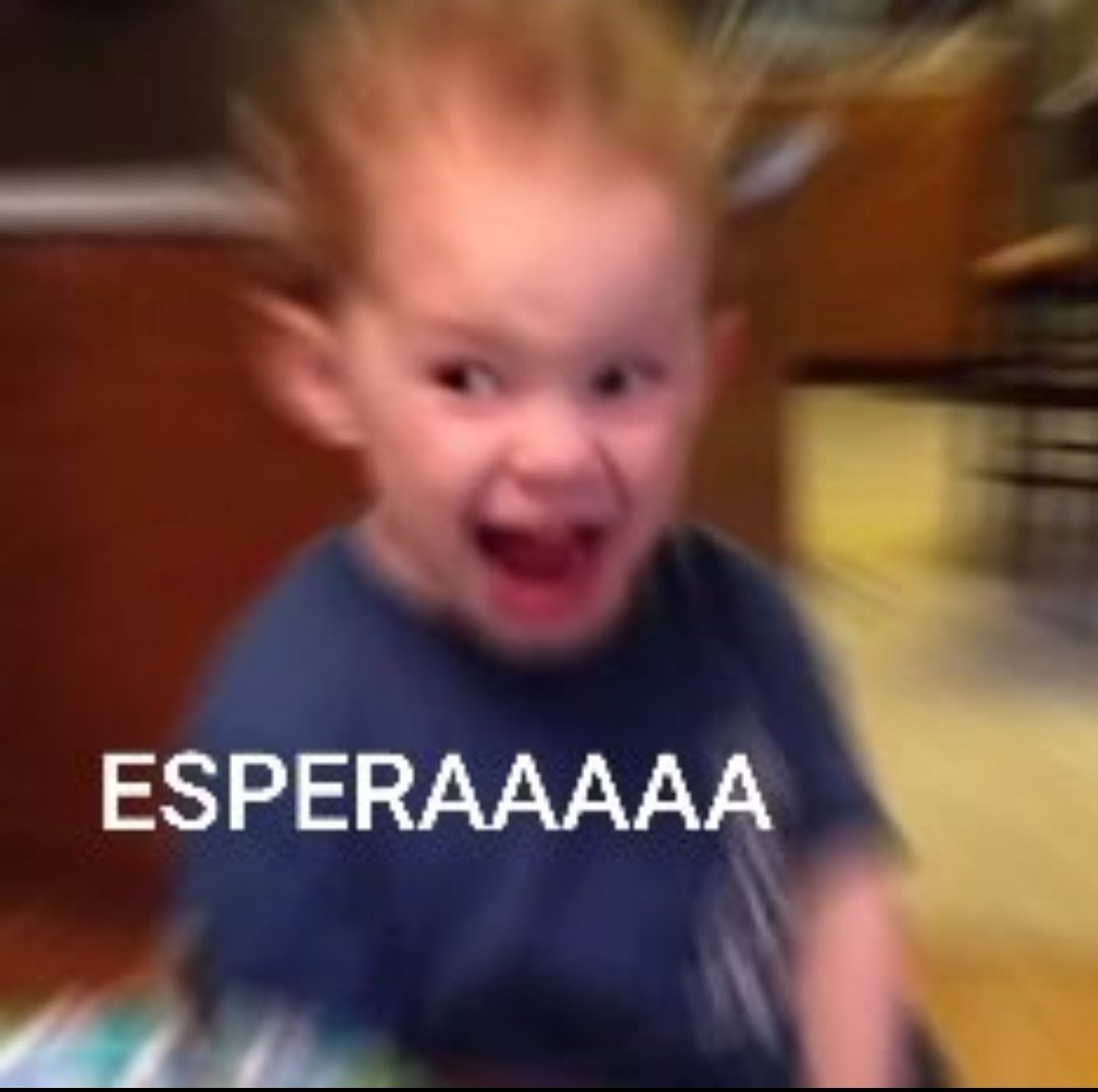 Cuando estoy buscando el sticker para el momento justo y la otra persona está escribiendo