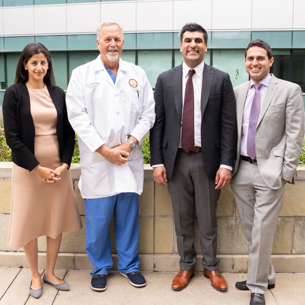 UCSDNeuroSurg's tweet photo. Congratulations to our graduating chief Dr. Usman Khan (@UsmanKhanMDPhD) on his accomplishments over the past seven years! He completed more than 2,600 surgeries, published 24 papers and always provided compassionate care to our patients. #UCSDNeuroSurg https://t.co/x7ifC8cdxK