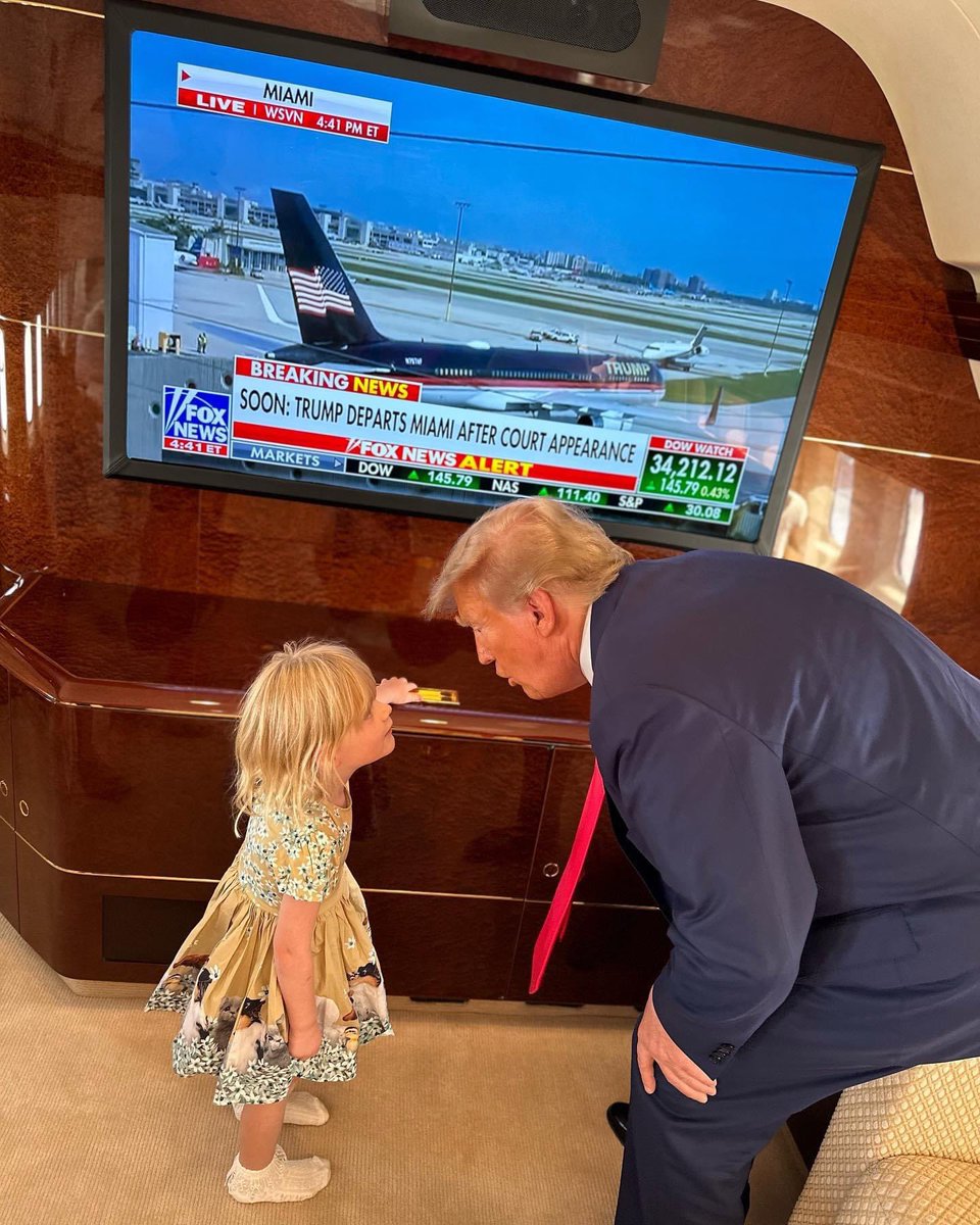 LaraLeaTrump's tweet image. Here is Carolina asking Grandpa if he was having his birthday party at a trampoline park and if she was invited  😂 Happy Birthday @realdonaldtrump!!!! 🎂