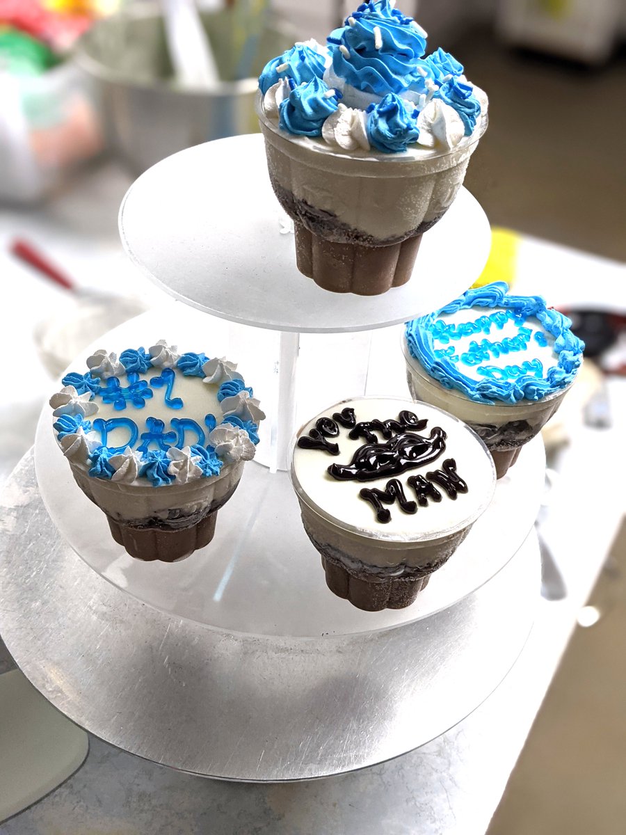 dq_emerson's tweet photo. Dad deserves something sweet. And nothing says happy Father’s Day like a DQ Fudge &amp; Crunch Cake or Cupcake.

Order your cake at https://t.co/6fMqRl68Ux or give us a call!  Limited quantities and designs are also available for walkin purchases. #happytastesgood https://t.co/HCXDi1vPg6