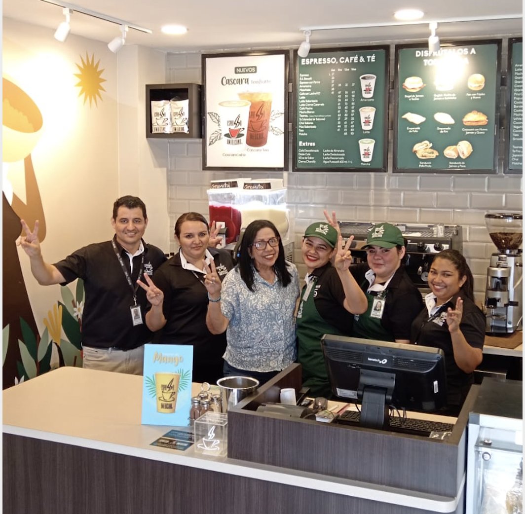 Nuevo coffee shop Espresso Americano Interplaza S.P.S. Boulevard del Este, contiguo a Ofibodega.
Te esperamos de 6:00am a 5:45pm.
Puedes estacionarte en Ofibodegas📷
#espressoamericano #LaPasionDelCafe