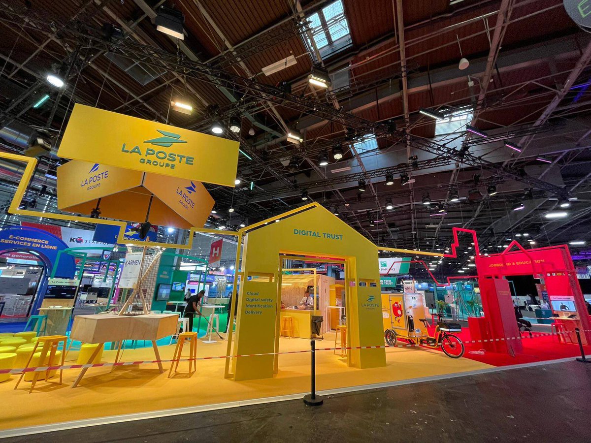YohLaB's tweet photo. Clap de fin d’une journée 1 à #VivaTech d’une folie absolue !✨

Direction un repos bien mérité pour préparer d’ores et déjà une journée 2 tout aussi incroyable 🤩
#VivaTech2023 #LaPoste #Paris https://t.co/TiZH2q1rfn