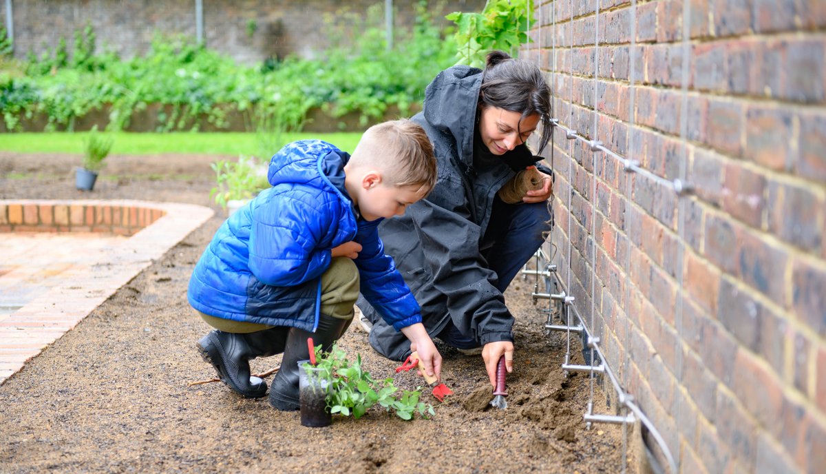 Join our community event in #Thamesmead! Meet local people, enjoy food & drink, find out about the #MakingSpaceForNature Community Fund!

🗓️ Thursday 15 June, 6-8pm

📍 Moorings Sociable Club, Arnott Close, London, SE28 8BG

groundwork.org.uk/london/all-lon… 

@PeabodyLDN 
@ThamesmeadLDN