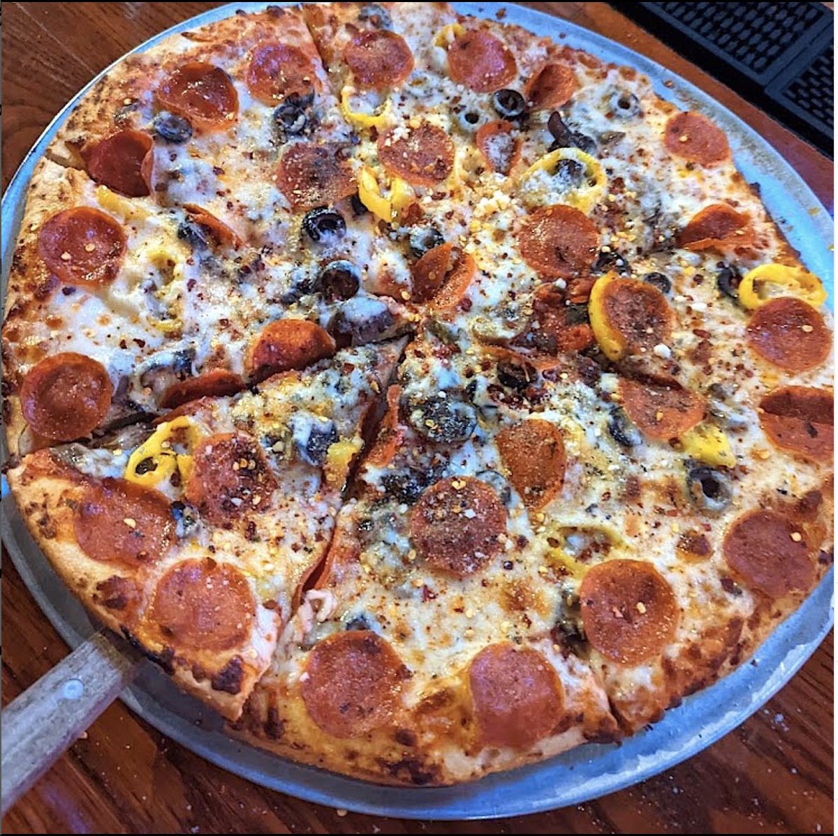Tonight: $10 Whole Pizzas pick your toppings 🍕🍕
Tomorrow: $10 BBQ Platters 🔥🔥

All Week Long: Fill up a growler with your favorite brew and get a whole pizza for $10 more 🍺🍺