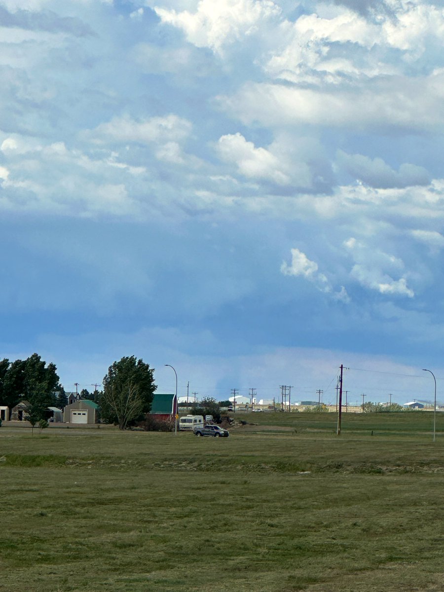 ChaserGreg's tweet photo. Sucks to be stuck not chasing my own backyard due ti work, but here is a picture of one of the Enchant tornados. Taken looking NNW from Taber 1528hrs #abstorm https://t.co/7aVhp32mPc