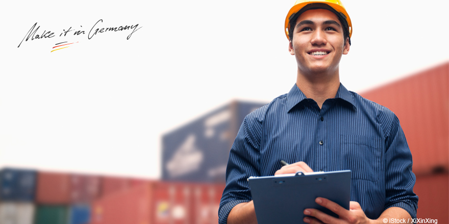 MakeitinGermany's tweet photo. 📜❓Did you attend a higher #education institution or receive qualified vocational  #training outside of #Germany? 
 
If so, you may apply for a #work #visa. Learn more about the requirements  👉 https://t.co/txWQ55BXzv https://t.co/iML9UcbHZ1