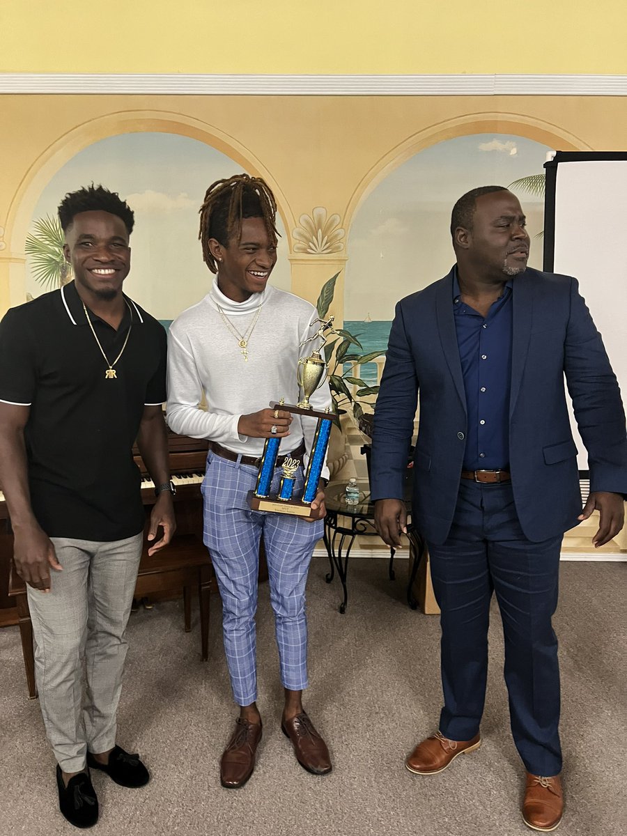 flyinglstf's tweet photo. FLHS 2023 Track & Field Banquet… Great time had by all! Seniors I wish you guys the best on y’all future endeavors. To everyone else stay tuned and be ready to get back in the lab #L.O.T #FlyingLdr #Whitnessthislegacy https://t.co/sSnO28tZSF