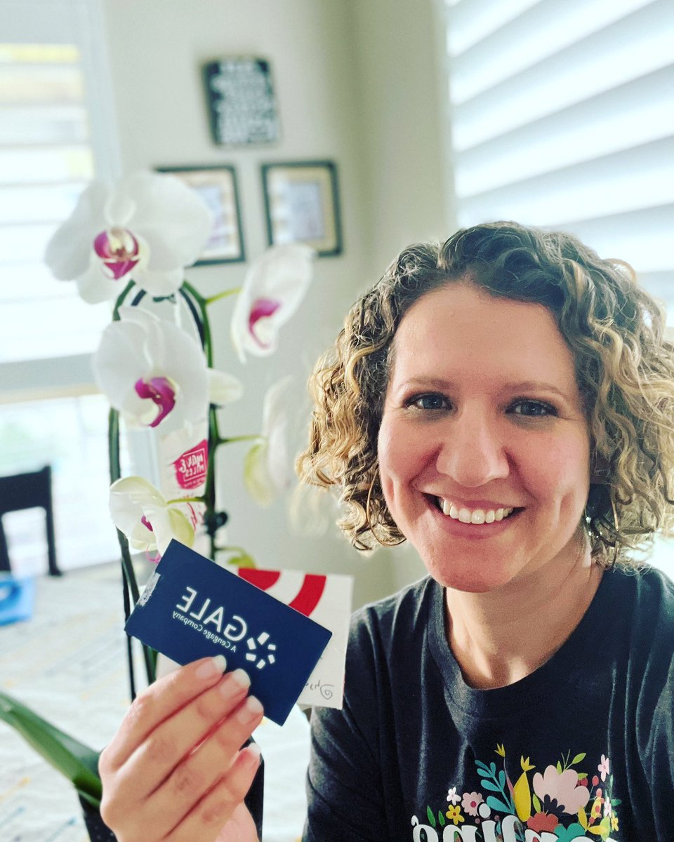 Wrapped up the #ccisdsettingthetrend conference with a door prize! Thanks Jon with <a href="/galecengage/">Gale Cengage</a> for the orchid and gift card!