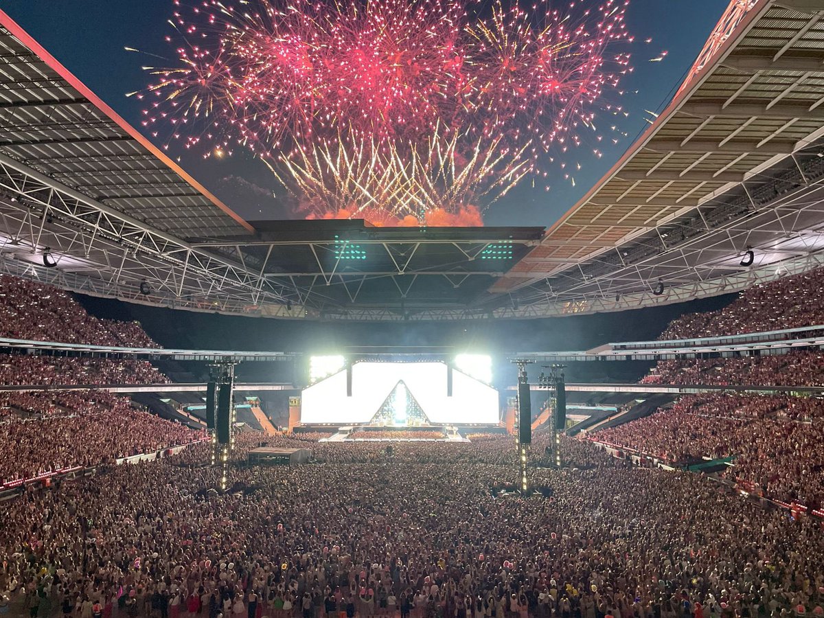 14/06/2023
📸 Harry Styles. Love on Tour. 2/4.