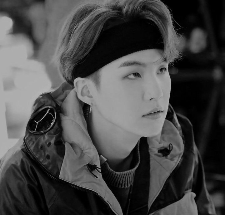 Daphynny#BTSPAVEDTHEWAY!! tweet media