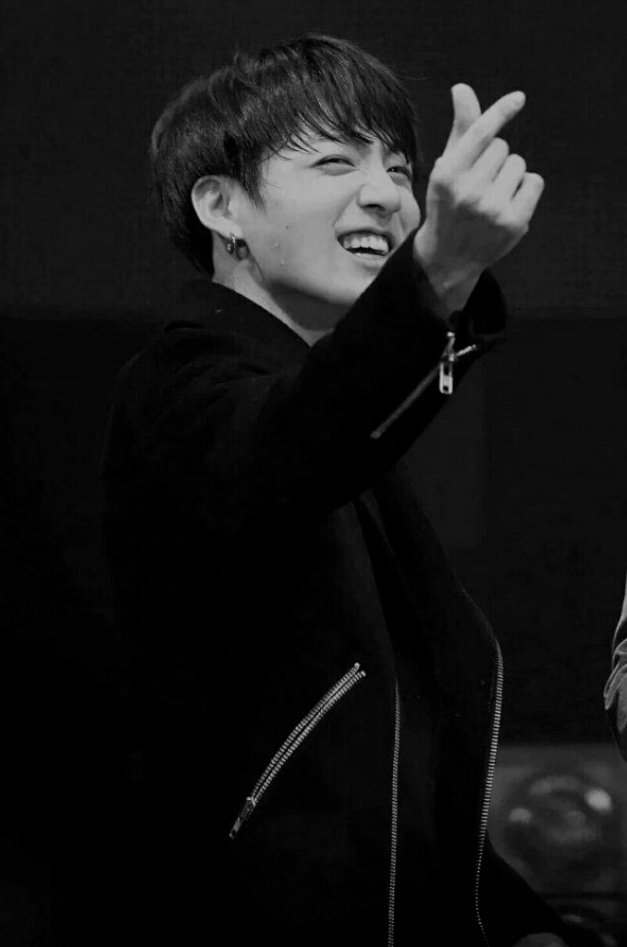 Daphynny#BTSPAVEDTHEWAY!! tweet media