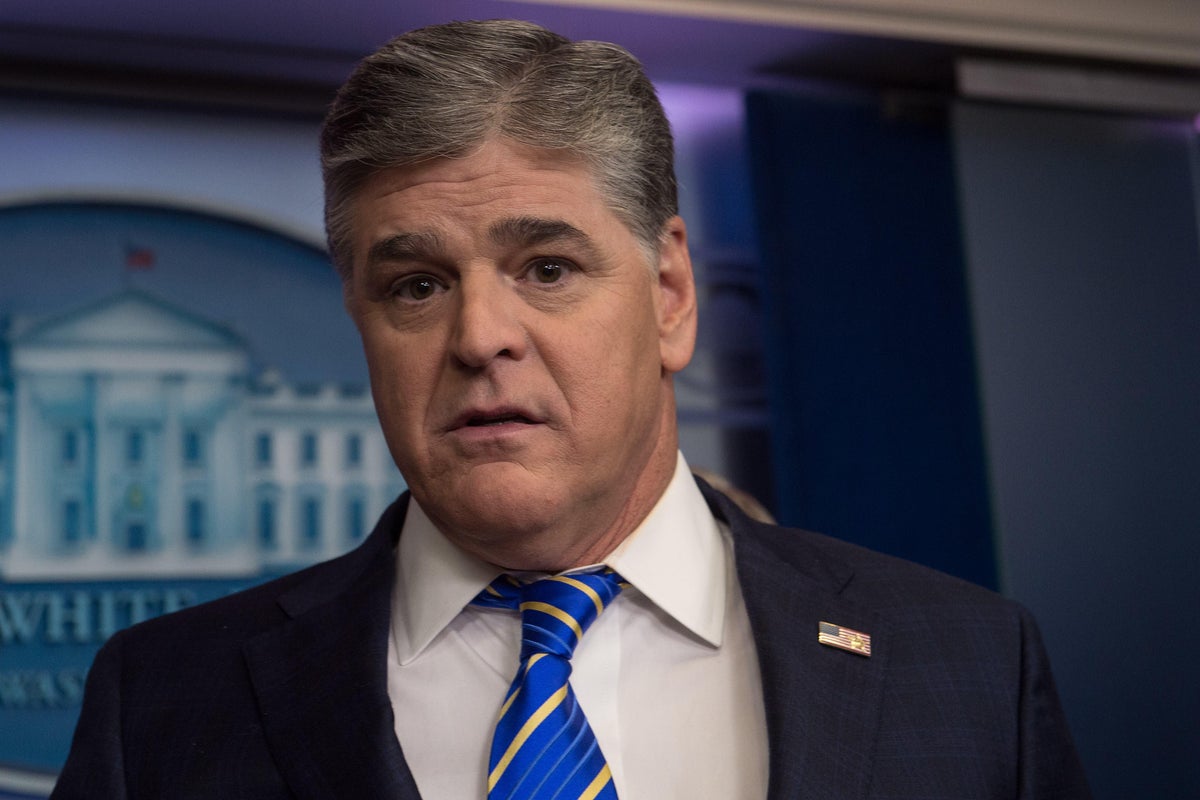 en_garde1's tweet photo. #CancelHannity
#BoycottHannity
Wallbanger ๐จ probably has a Bud Light ๐บ in his grubby little paw right now. #Traitor https://t.co/RUKDOLKQZ6