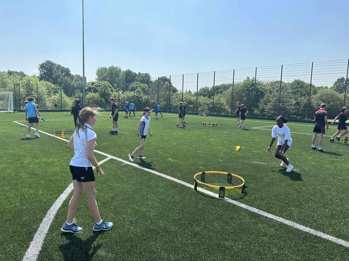 tiffingirls_pe's tweet image. Action shots from today’s Roundnet competition. Looking forward to introducing @SpikeballRA into our extra curricular programme next year #newsport #spikeball