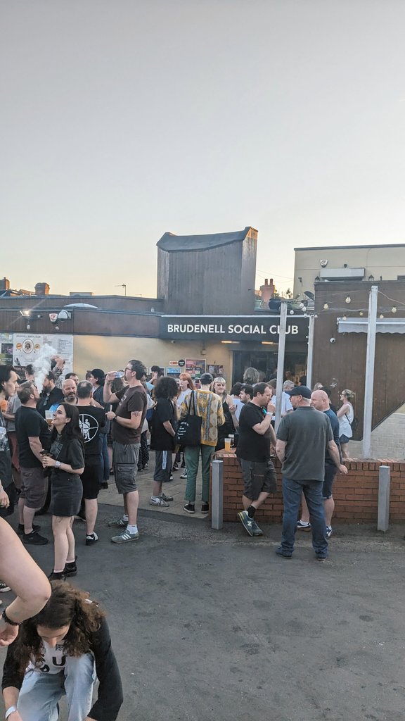 JoeBurt_'s tweet photo. Well that was lovely @Nath_Brudenell @squidbanduk https://t.co/uaEhTkDjYP