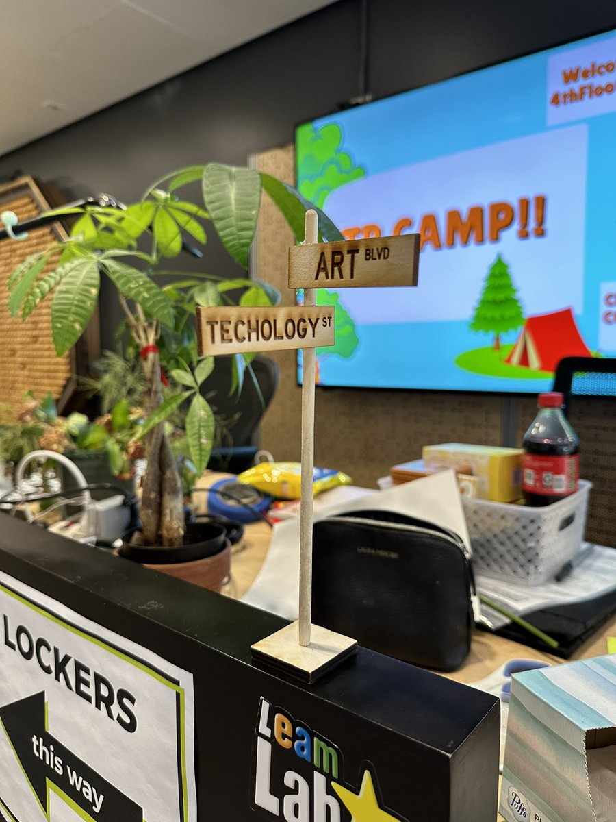 weberwongwong's tweet image. found this at the @itpcamp front desk