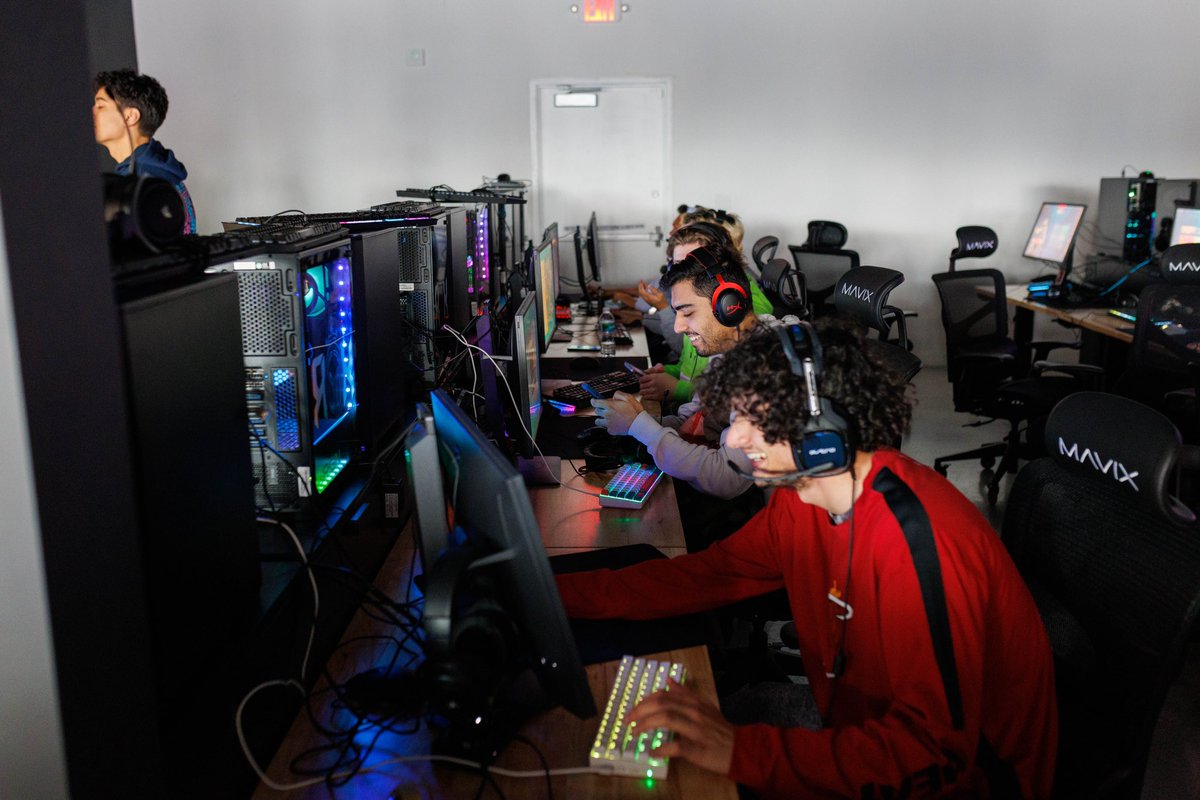 ROK Gaming Lounge tweet media