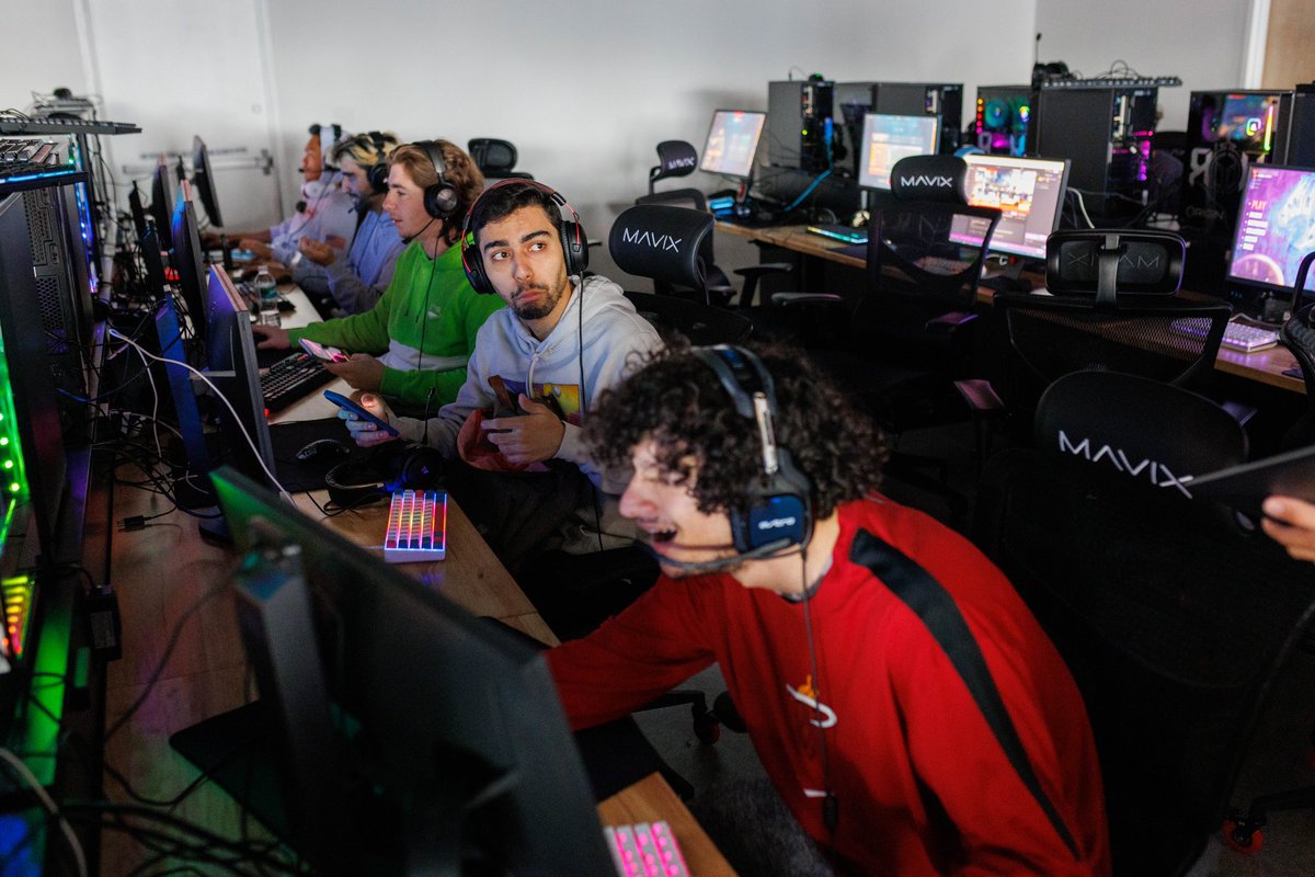 ROK Gaming Lounge tweet media