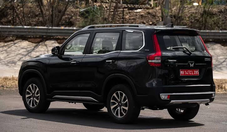 SonShrawan's tweet photo. Scorpio n में कुछ suvidha badhane की जरूरत है जैसे
 360 degree camera, wireless mobile charger and Ades  sistem @anandmahindra https://t.co/lZ6HbY7bqf