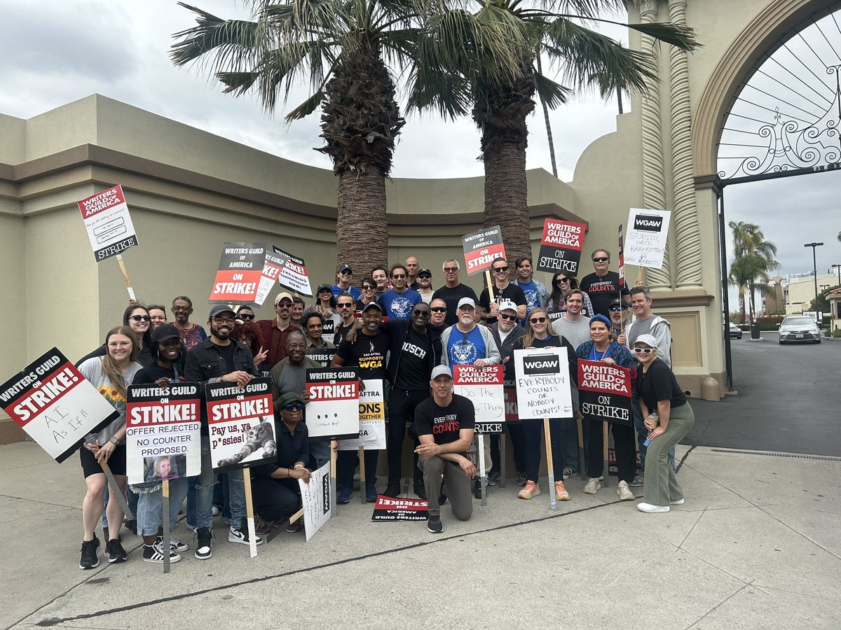 dajuanjohnson's tweet photo. Overmyer said to me on the picket line:

Eric: DaJuan! I cast you in the pilot. 
Me: yea! Totally remember. Thank you.
Eric: it changed both of our lives. 

Sure did.

CONNELLYVERSE Picket line Day! Bosch, Bosch Legacy, J. Edgar, Ballard and Link Lwyr. #WritersStrike https://t.co/GC8Z4VhnUE