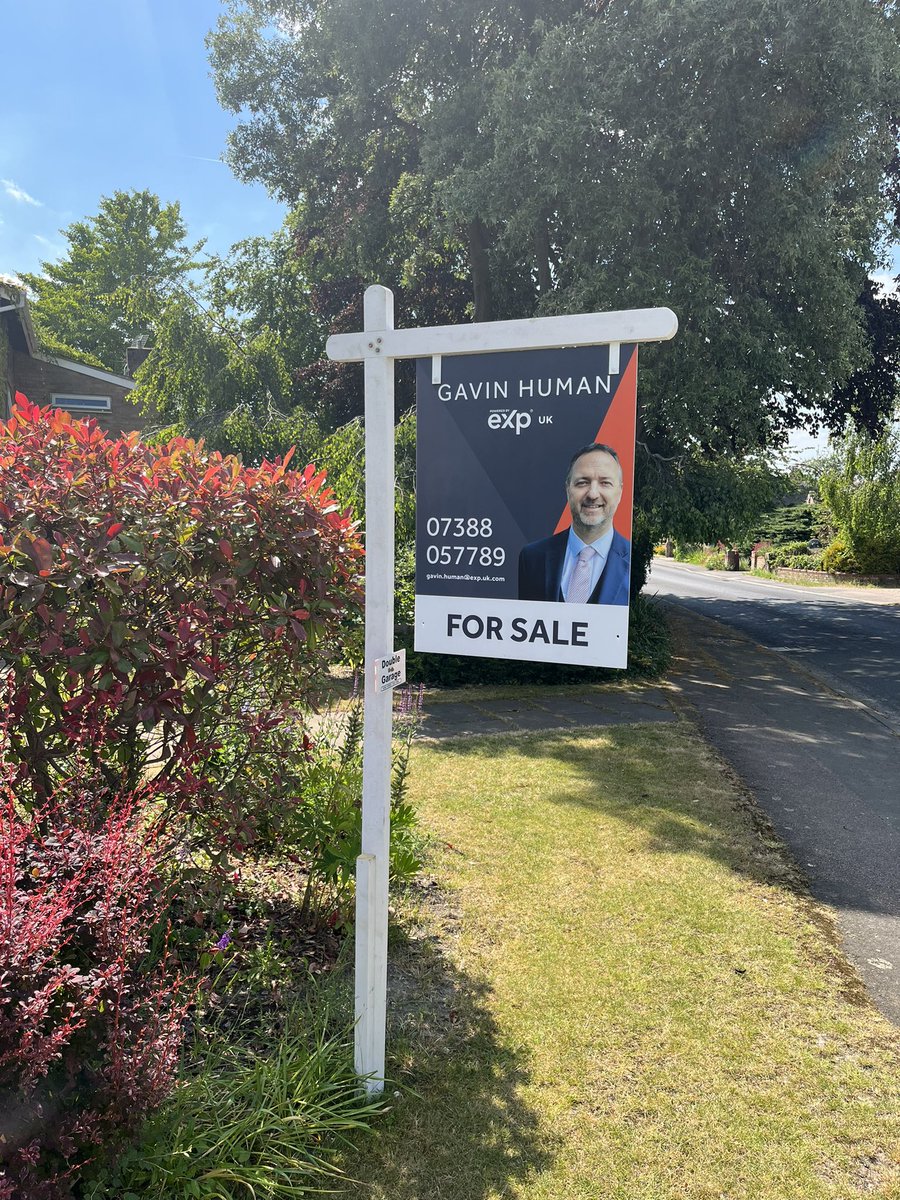 Gavin_human1's tweet photo. Another one of these has gone up today #ForSale board #gavinHuman #cambridgeestateagent https://t.co/obCCNQwONZ