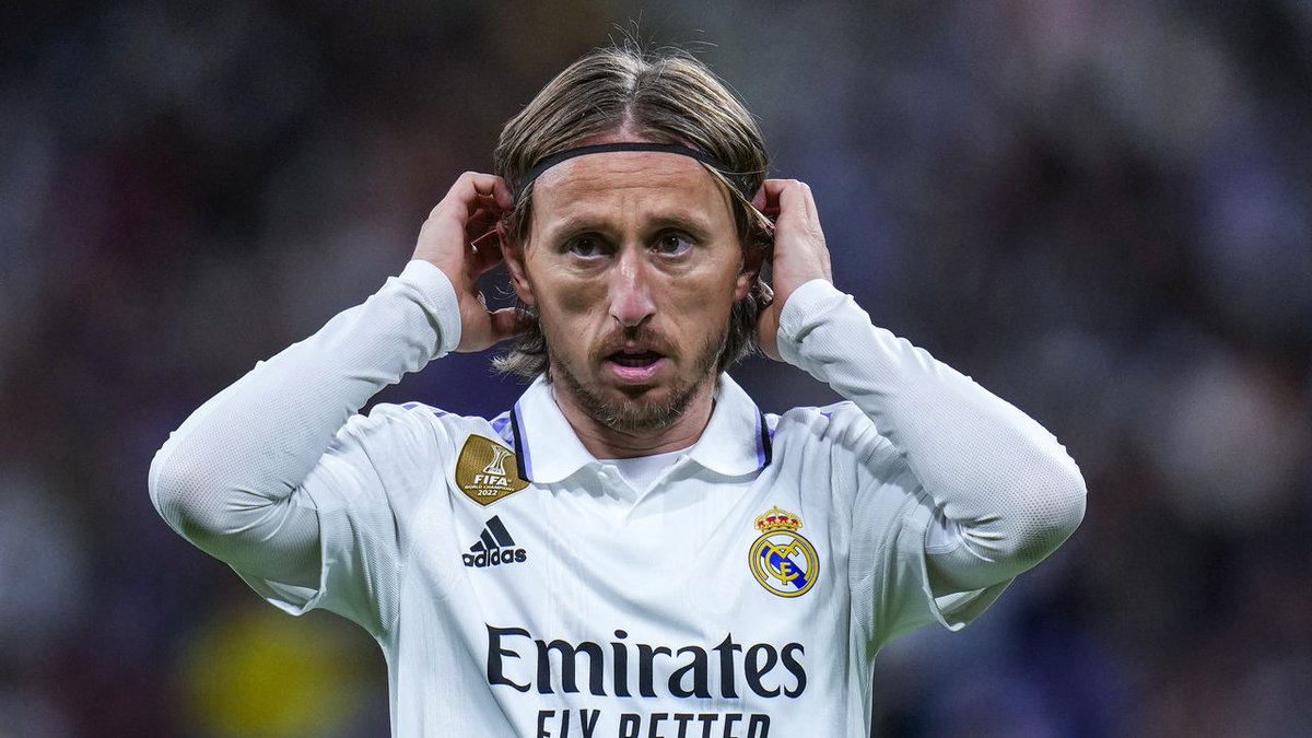 JuandaGv22's tweet photo. Don Luka Modric 🤍🪄🎩 https://t.co/Ai65E735j7