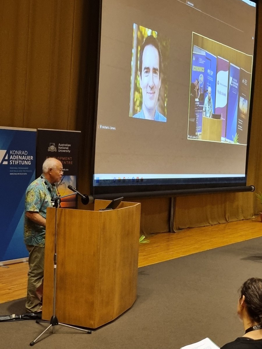 JopeTarai's tweet photo. Touching display of respect &amp; appreciation as Samoan Historian,Dr Leasiolagi Malama Meleisea pays tribute to  late Professor Brij Lal, acknowledging &amp; thanking him for his contributions to the study of labour mobility.
 #PacificUpdate #PacificMigration https://t.co/LQK4KHpyfX