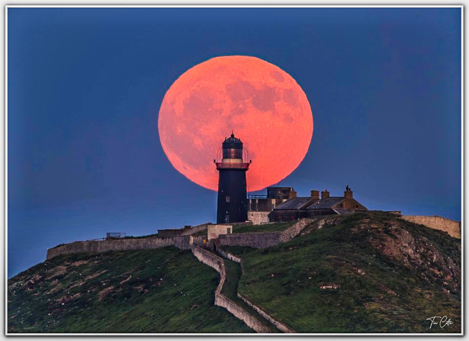 A colleague called Tim Cotter took this shot of the strawberry moon over Ballycotton Lighthouse last week - I think it’s spectacular