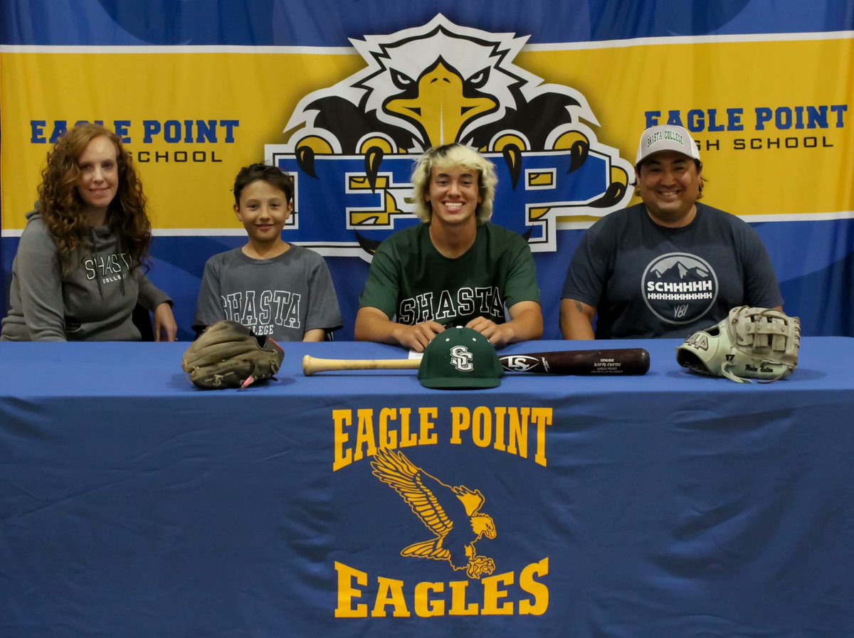 ndnsports's tweet photo. Congratulations to Kurtis Jackson (Modoc/Hupa/Yahooskin), out of Eagle Point High School in Oregon, who signed his letter of intent to play baseball at Shasta College in Redding, CA
#NativePreps #Modoc #Hupa #Klamath https://t.co/Y9ALksm69y