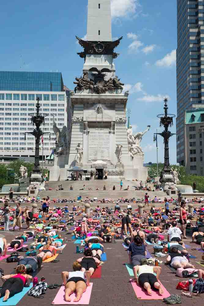 starfish_in's tweet photo. Want to get outside? Next Wednesday is the 10th annual Monumental Yoga! On June 21st, Indy Yoga Movement is inviting new and advanced yogis to practice on monument circle, downtown Indianapolis, from 4-9pm. Find more info at their eventbrite page! https://t.co/XvKiXY0Oqe