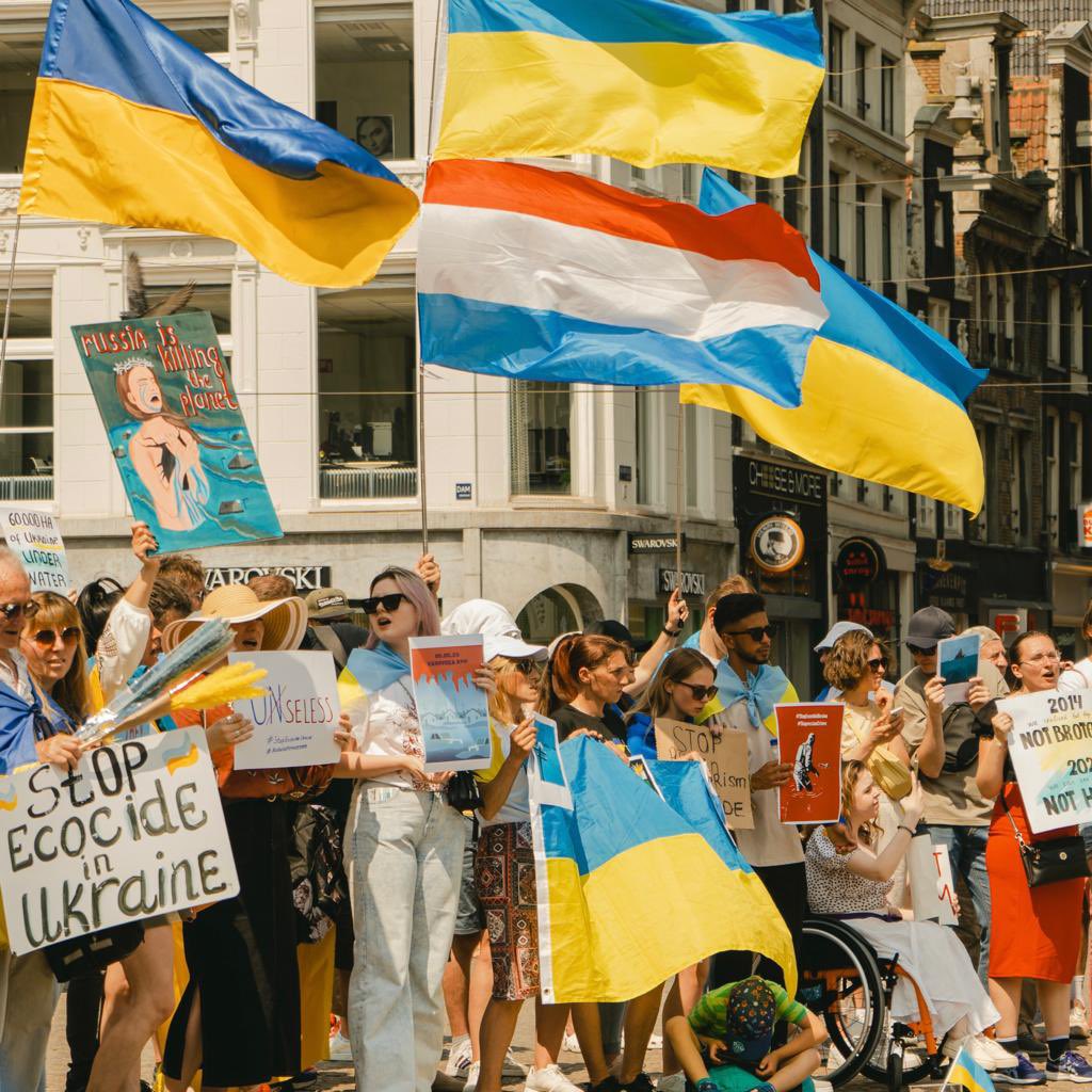 ukrainians_nl's tweet photo. On Sunday, June 11, at the main square of #Amsterdam Ukrainians gathered for a rally against Russia's #ecocide in Ukraine.
#ecocideukraine https://t.co/83xqUz8SWe