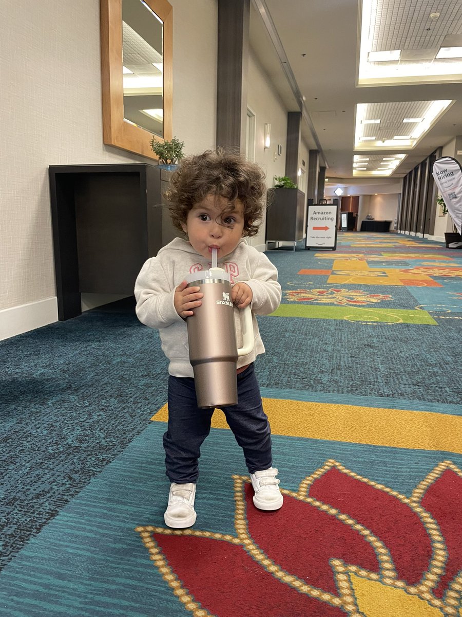 aliciagoesss's tweet photo. Just a girl with her Stanley cup https://t.co/LXUqZpAGdV