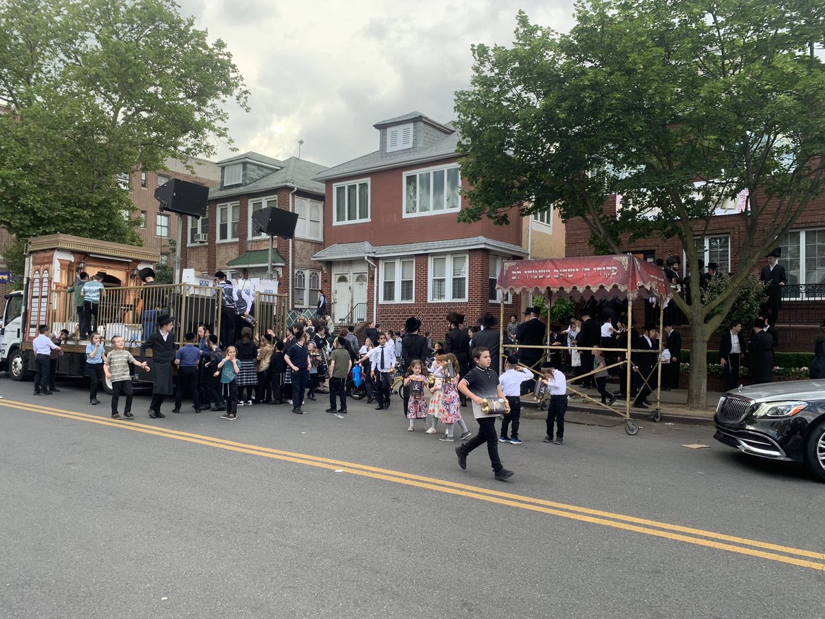 chaptzem's tweet photo. Hachnusas Sefer Torah. https://t.co/hch12FkRbS