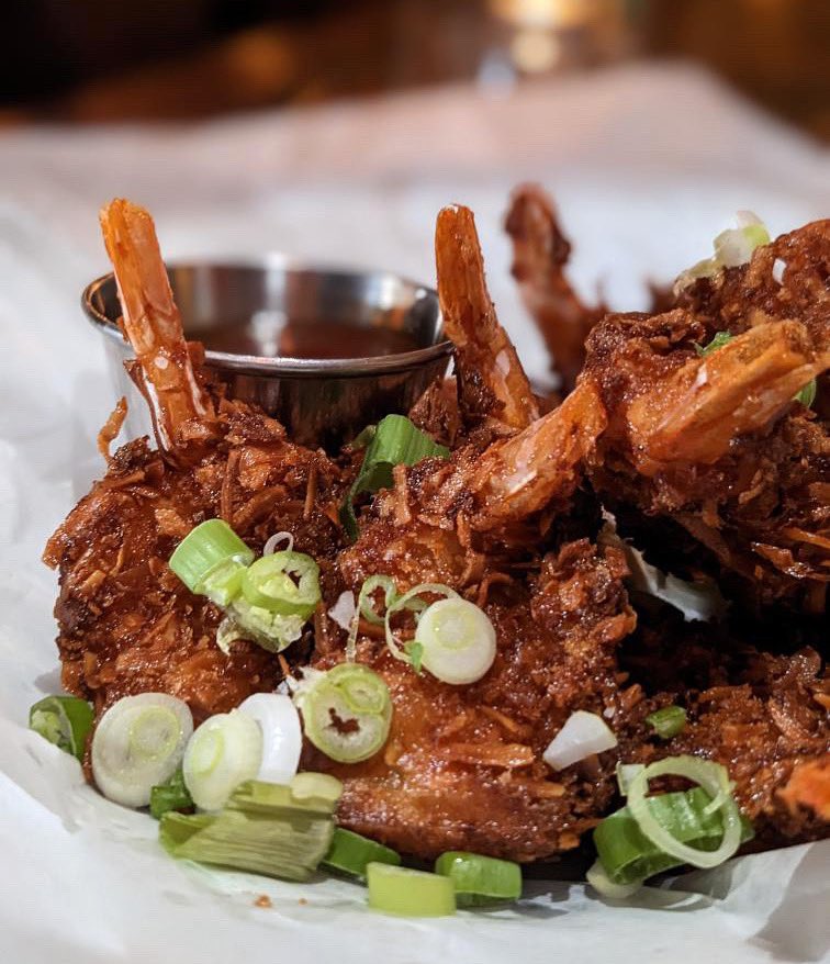 3ChimneysInn's tweet photo. Joining us tonight? 🌴 Try our special 🥥 Coconut Shrimp &amp; Chili Sauce 🍤 It’s delicious! 

Every Wednesday is also #winedownwednesday 🍷 call 603-868-7800 for Inn + Tavern package details.

#NH #DurhamNH #coconutshrimp https://t.co/R6PmsxDnCk