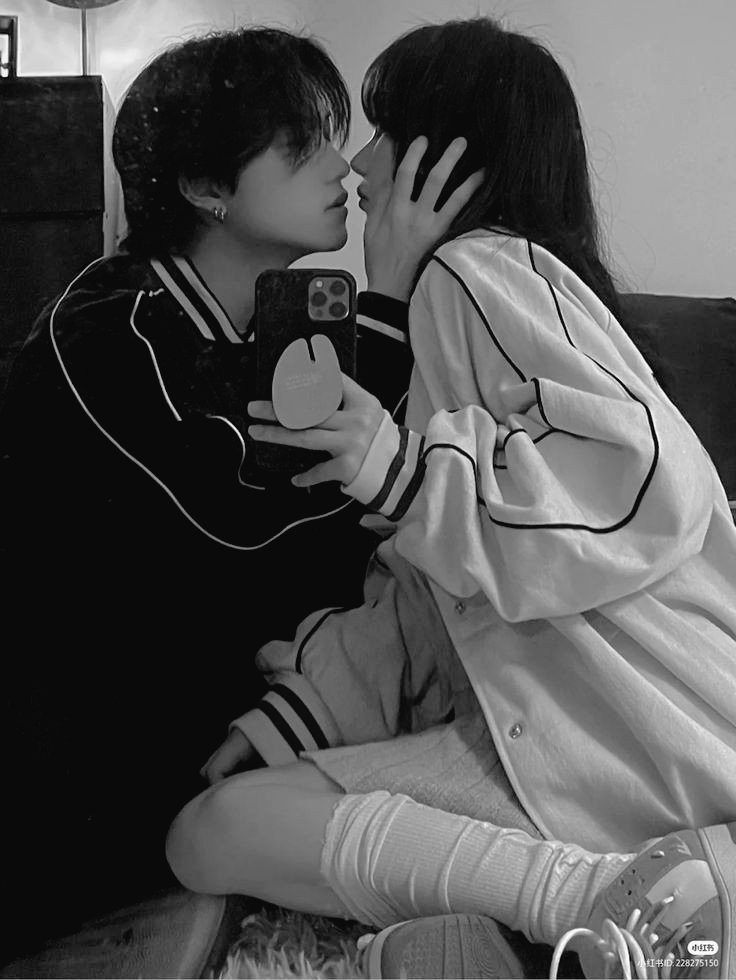 serfallie's tweet photo. ㅤ     ̸     momentos con mi novio que alteraron la química de mi cerebro    ♥︎
૮ ˃̵ ֊ ˂̵ ა  un hilo muy empalagoso por un nuevo mes https://t.co/hnF6nuxpXl