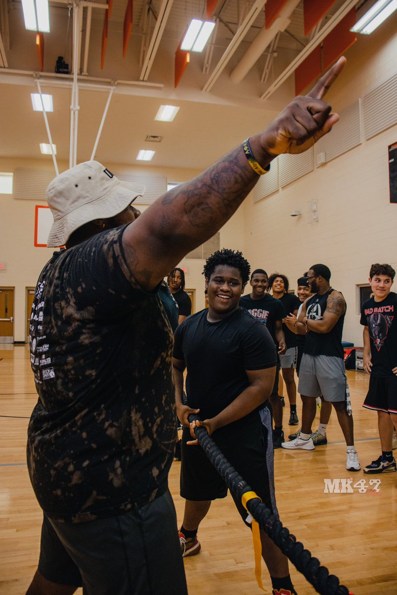 If It Ain’t MK47SHOTS, Then It Ain’t Hot🔥

#mk47shots #47studio #47filmz #444 #rockyriver #ravens #rockyriverhighschool #rrhs #charlotte #queencity #minthill #footballszn #sportsphotographer #hssports #training #summergrind #nike #football