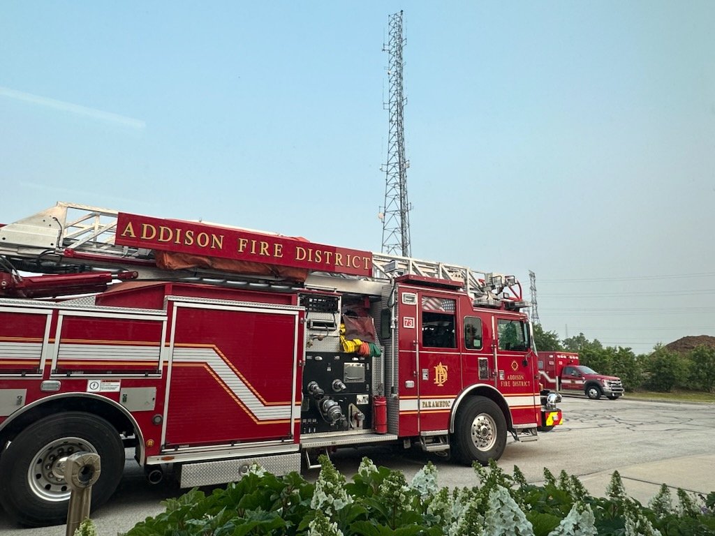 ACDCdispatch's tweet image. Blue Blaze &amp;amp; AFD in the house! Addison Blue Blaze serving up food &amp;amp; TLC for Addison 1st responders 2nd shift ❤💛💙 #ACDCpride #AddisonFD #AddisonPD