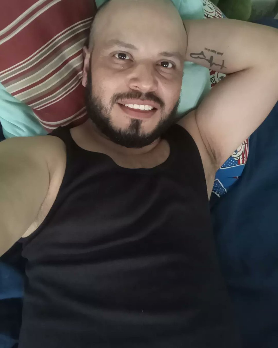 pelon_pelacas08's tweet photo. Este bombón se está derritiendo 🥵
#calor #gayacalorado #climarico🥵 https://t.co/RXomuJOzxx