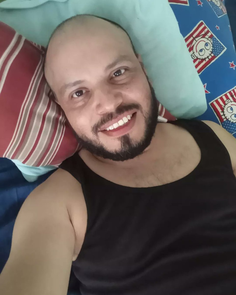 pelon_pelacas08's tweet photo. Este bombón se está derritiendo 🥵
#calor #gayacalorado #climarico🥵 https://t.co/RXomuJOzxx