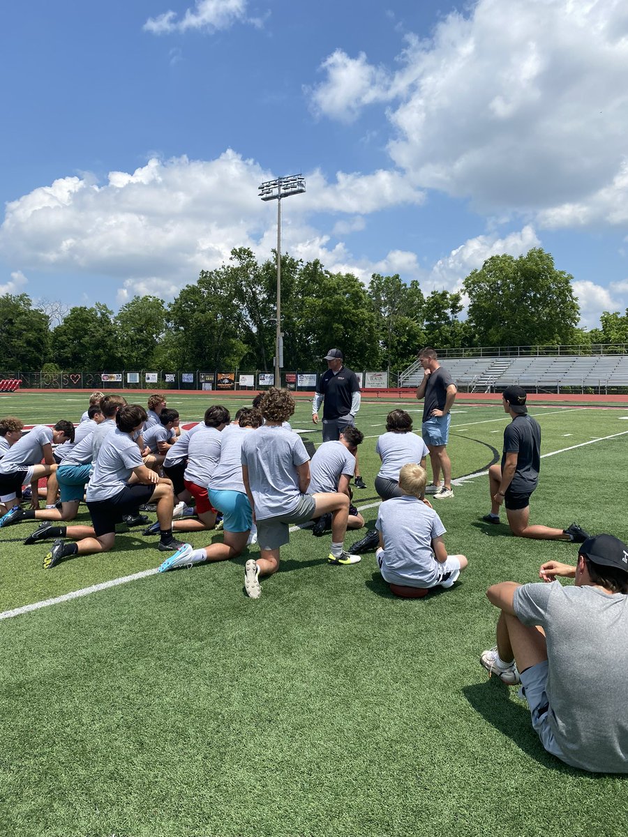 rodenjustin's tweet photo. Thank you @KohlsKicking and @McPherson_Evan  🐅 for visiting @OakHillsFB &amp; our beautiful campus.  Our kickers and punters enjoyed the camp a great deal!  Glad to have you on the “West Side.” @WeAreOakHills @ohstrength @Bengals https://t.co/FfeL3Qsx7g