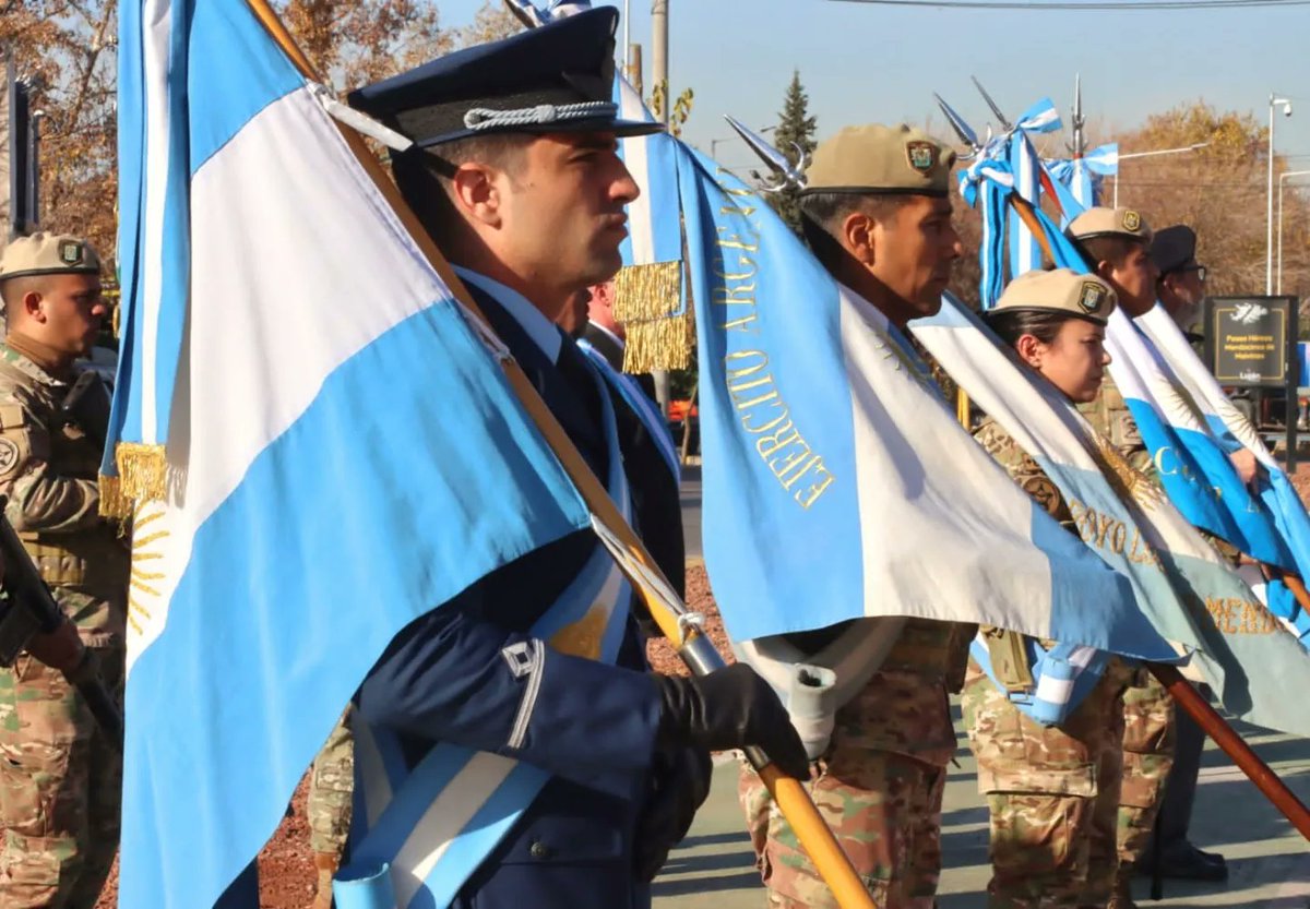 SebaBragagnolo's tweet photo. Un nuevo aniversario del cese de combate en Malvinas 🇦🇷.

Desde @MuniLujanDeCuyo conmemoramos una fecha tan importante como el cese al combate en las Islas Malvinas.

Hilo 👇 https://t.co/0eiWT09rNh