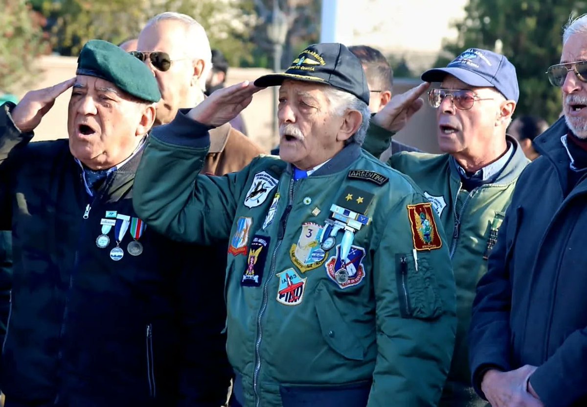 SebaBragagnolo's tweet photo. Un nuevo aniversario del cese de combate en Malvinas 🇦🇷.

Desde @MuniLujanDeCuyo conmemoramos una fecha tan importante como el cese al combate en las Islas Malvinas.

Hilo 👇 https://t.co/0eiWT09rNh