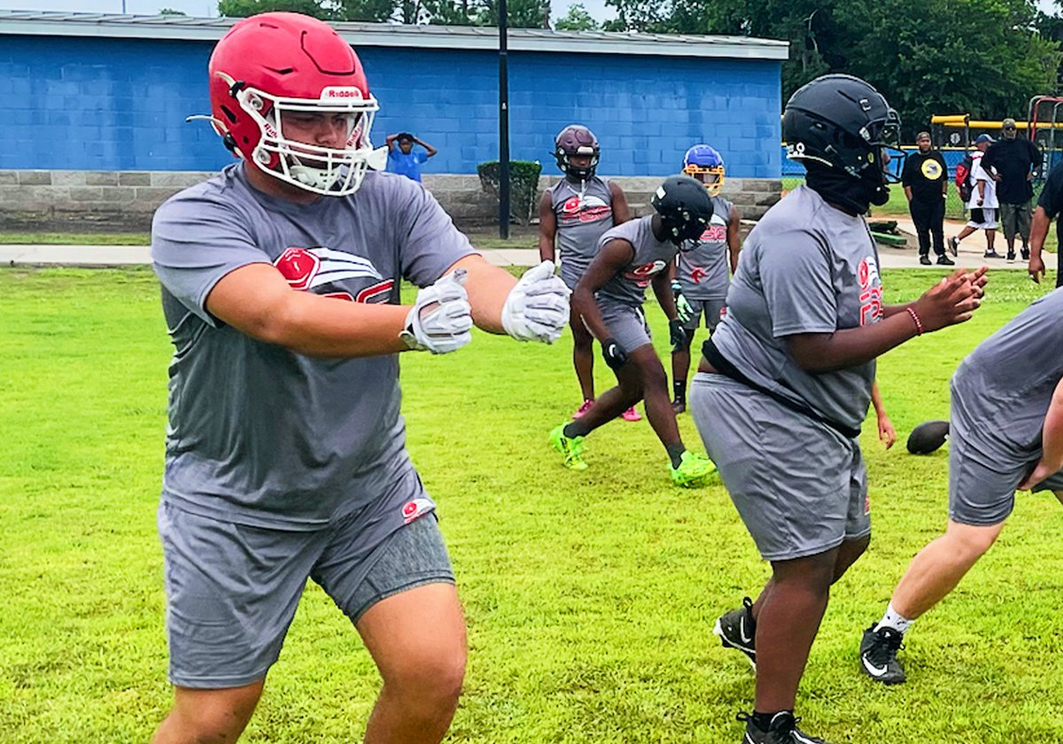 𝐀𝐋 𝐏𝐨𝐩𝐬 (@alpopsfootball) on Twitter photo A look at the 8th grade (2027) offensive linemen from the Georgia & South Carolina Future Stars Teams that stood out on the first day of practice.
READ: prepredzone.com/2023/06/future…
<a href="/BlakeHilton_05/">Blake Hilton</a>
<a href="/B_Stephens56/">Brody Stephens</a>
<a href="/Timharvey_/">Timothy Harvey ✞</a> A look at the 8th grade (2027) offensive linemen from the Georgia & South Carolina Future Stars Teams that stood out on the first day of practice.
READ: prepredzone.com/2023/06/future…
<a href="/BlakeHilton_05/">Blake Hilton</a>
<a href="/B_Stephens56/">Brody Stephens</a>
<a href="/Timharvey_/">Timothy Harvey ✞</a>