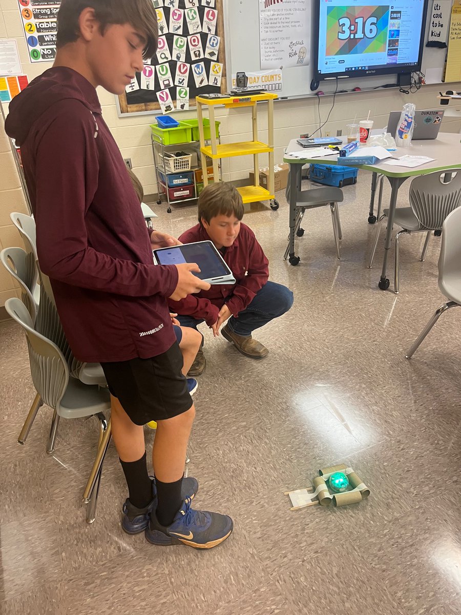 MorganBible's tweet photo. DMS STEAM camp- Ss had a variety of STEAM challenges including creating Sphero powered safety rescue vehicles, conducting an egg drop, and making catapults . We ended STEAM camp with a popsicle party, using 3D printed popsicle sticks made by Ss!  #GoldStandard https://t.co/3tDOBrXco2