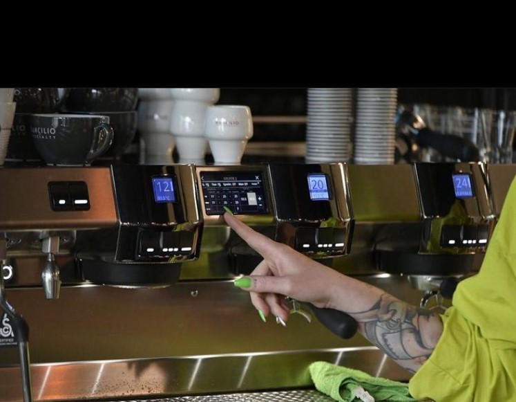 #Rancilio #RS1 range features patented advanced temperature profiling with customisable stainless steel panels. ✅
The new steam system brings to life a unique experience for maximum efficiency and comfort. Everything is designed around the #barista.✅
ow.ly/rEYW50OIGG8