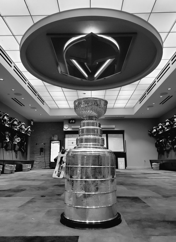 keeperofthecup's tweet photo. Hanging out in my new home
@GoldenKnights @nhl
@HockeyHallFame #StanleyCup https://t.co/wNm5M6BaSM