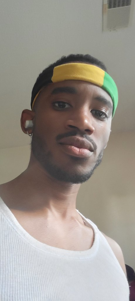_irie_kyree's tweet photo. I hear it's national flag day? 
One love ✌🏾🇯🇲 #RepYourFlag https://t.co/MR63w9aBO7