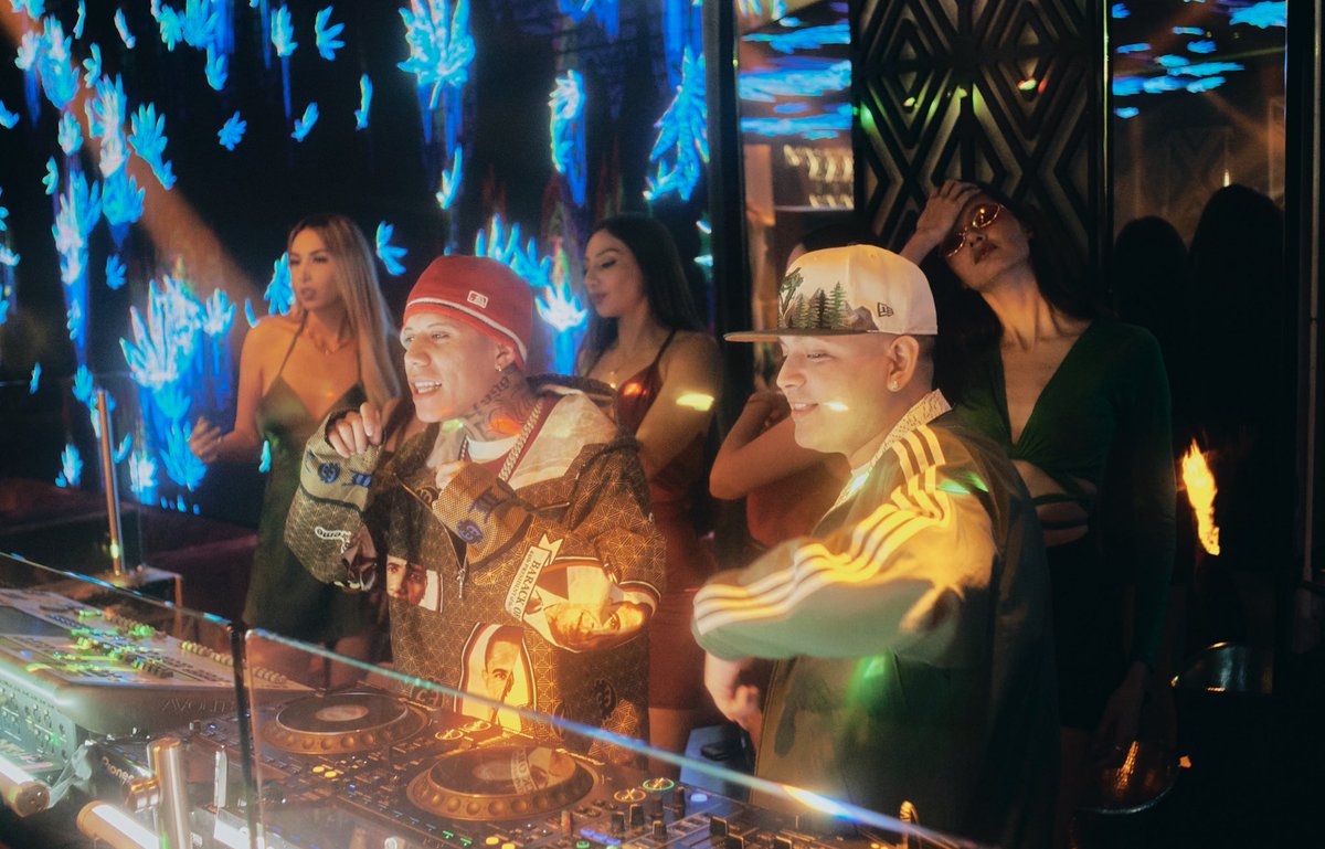 santa_fe_klan_'s tweet image. #ROMPE - 15 | JUNIO 🕗 8PM hr MX 
#SantaFeKlan x #DJTao 🇲🇽🇦🇷

youtu.be/452A-NzCosA
(VIDEO OFICIAL) 🎥👀😈